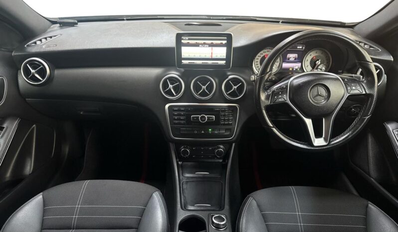 
								Mercedes-Benz A180 A180 2015 full									