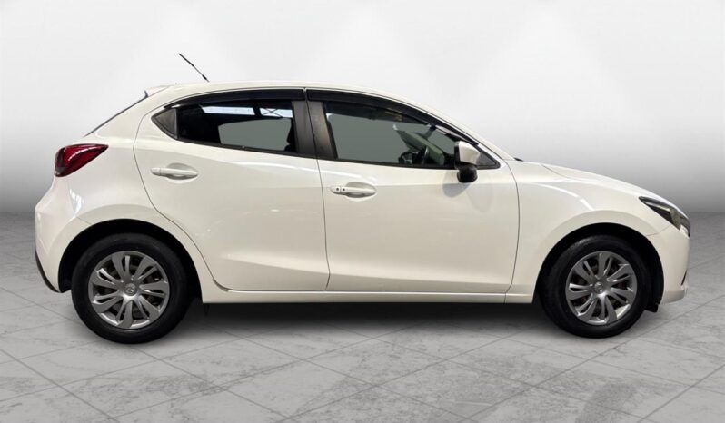 
								Mazda DEMIO 13S 2014 full									