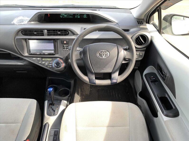 
								TOYOTA AQUA L 2013 full									