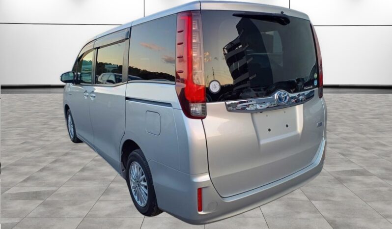 
								TOYOTA VOXY G 2015 full									