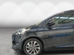 
										Toyota Sienta HYBRID 2015 full									