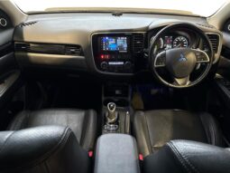 
										Mitsubishi Outlander PHEV 2013 full									