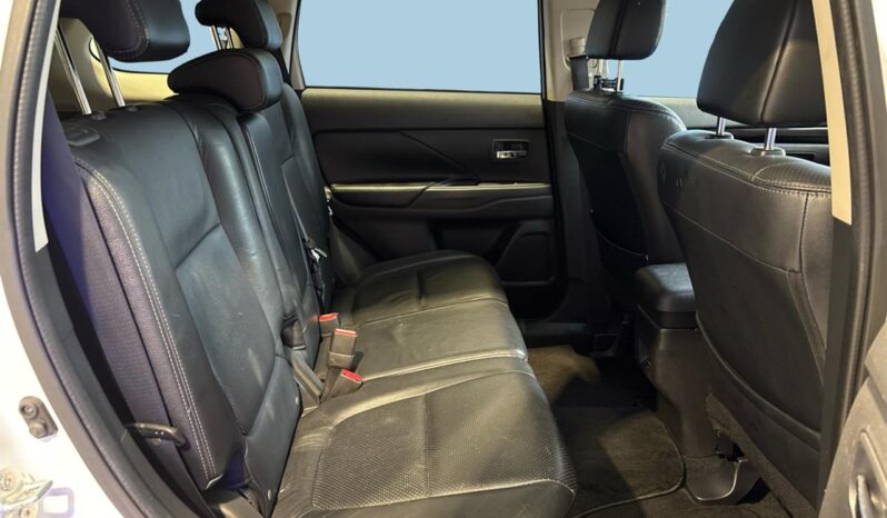 
								Mitsubishi Outlander PHEV 2013 full									