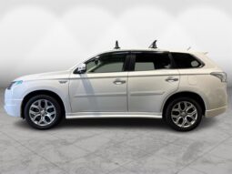 
										Mitsubishi Outlander PHEV 2013 full									