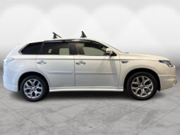 
										Mitsubishi Outlander PHEV 2013 full									