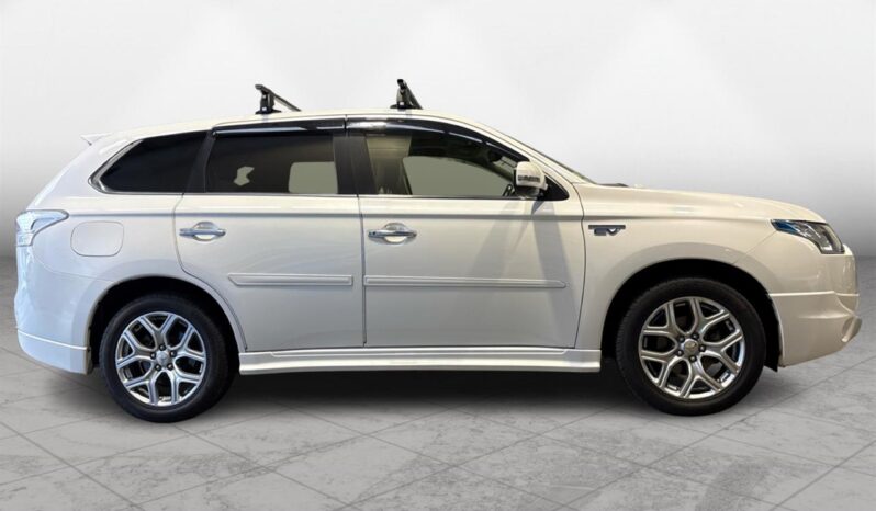 
								Mitsubishi Outlander PHEV 2013 full									