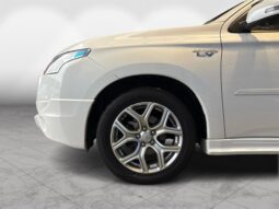 
										Mitsubishi Outlander PHEV 2013 full									