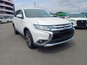 MITSUBISHI OUTLANDER 20G 2015