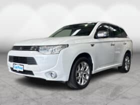 Mitsubishi Outlander PHEV 2013