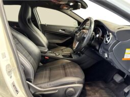 
										Mercedes-Benz Gla180  2015 full									