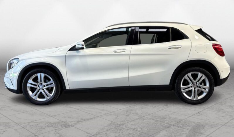 
								Mercedes-Benz Gla180  2015 full									