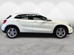 
										Mercedes-Benz Gla180  2015 full									