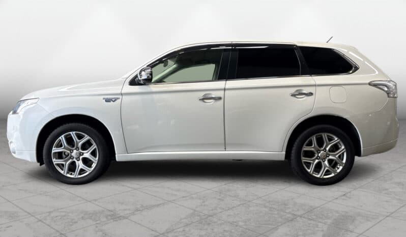Mitsubishi Outlander PHEV 2013 full