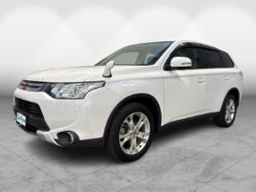 Mitsubishi Outlander PHEV 2013