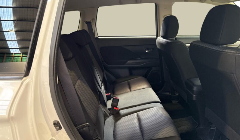 
								Mitsubishi Outlander PHEV 2013 full									