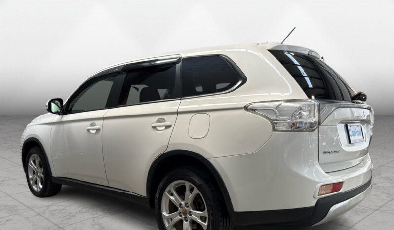 
								Mitsubishi Outlander PHEV 2013 full									