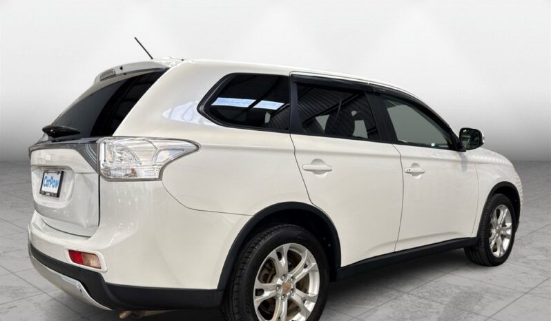 
								Mitsubishi Outlander PHEV 2013 full									