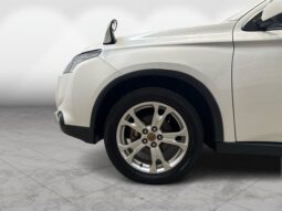 
										Mitsubishi Outlander PHEV 2013 full									