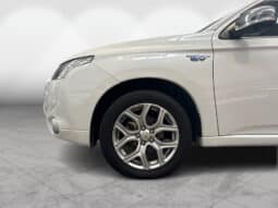 Mitsubishi Outlander PHEV 2013 full