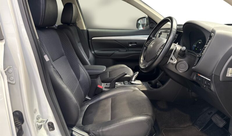 
								Mitsubishi Outlander  2013 full									