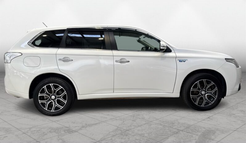 
								Mitsubishi Outlander  2013 full									