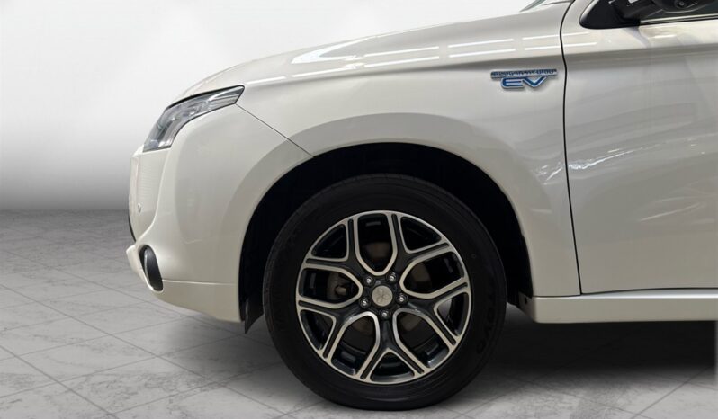 
								Mitsubishi Outlander  2013 full									