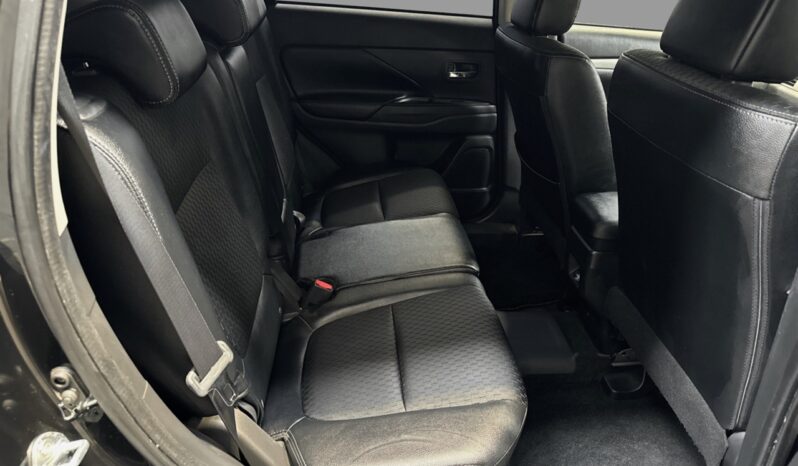 
								Mitsubishi Outlander  2014 full									