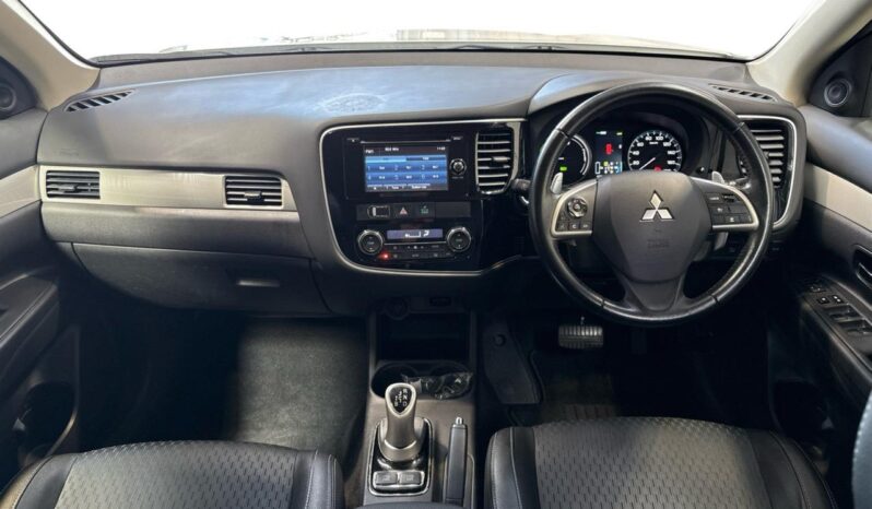 
								Mitsubishi Outlander PHEV 2013 full									