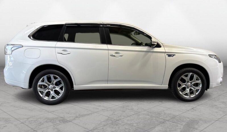 
								Mitsubishi Outlander PHEV 2013 full									