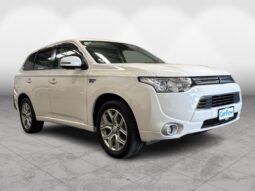 
										Mitsubishi Outlander PHEV 2013 full									