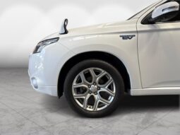 
										Mitsubishi Outlander PHEV 2013 full									