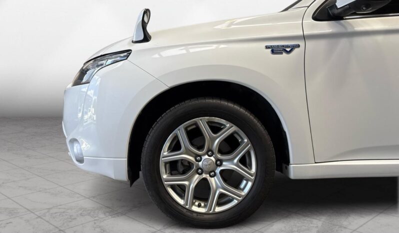 
								Mitsubishi Outlander PHEV 2013 full									