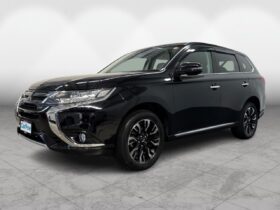 Mitsubishi OUTLANDER PHEV G Navigation Package 2015