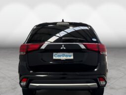 
										Mitsubishi OUTLANDER PHEV G Navigation Package 2015 full									