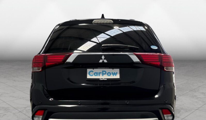 
								Mitsubishi OUTLANDER PHEV G Premium Pack 2015 full									