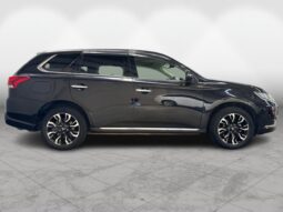 
										Mitsubishi OUTLANDER PHEV G Premium Pack 2015 full									