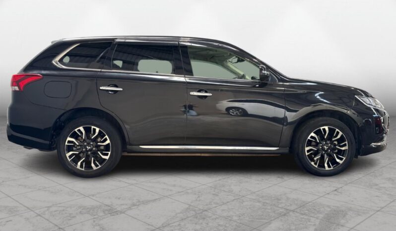 
								Mitsubishi OUTLANDER PHEV G Premium Pack 2015 full									
