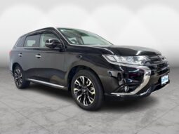 
										Mitsubishi OUTLANDER PHEV G Premium Pack 2015 full									