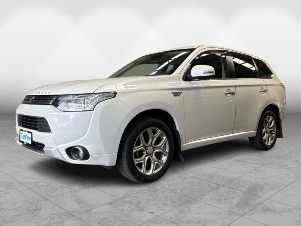 Mitsubishi OUTLANDER PHEV G Navigation Package 2014