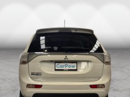 
										Mitsubishi OUTLANDER PHEV G Navigation Package 2014 full									