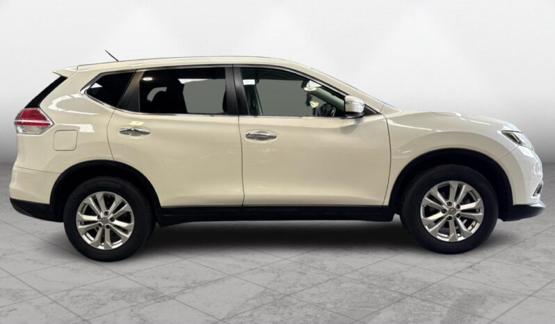
								Nissan X-TRAIL  2015 full									