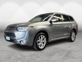 Mitsubishi OUTLANDER PHEV G Navigation Package 2014
