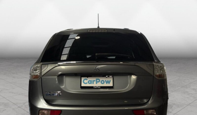 
								Mitsubishi OUTLANDER PHEV G Navigation Package 2014 full									