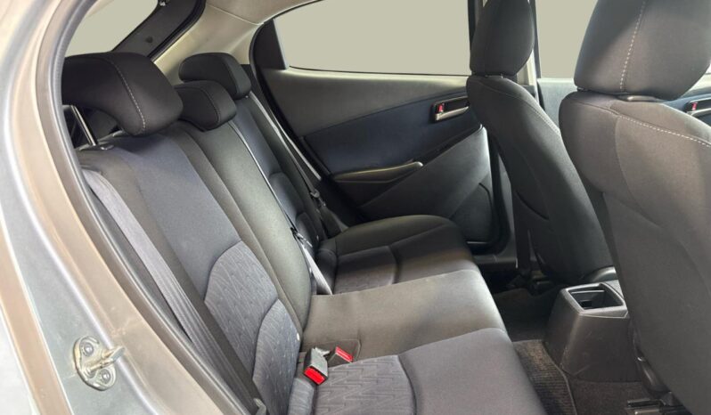 
								Mazda DEMIO 13S 2015 full									