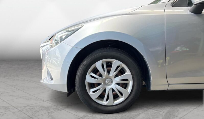 
								Mazda DEMIO 13S 2015 full									