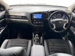 
										Mitsubishi Outlander PHEV 2015 full									