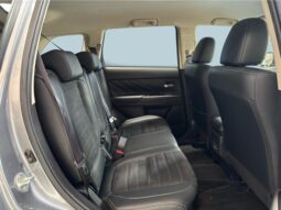 
										Mitsubishi Outlander PHEV 2015 full									