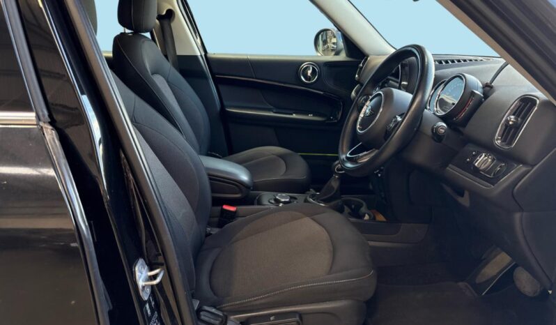 
								Mini Cooper SE Crossover ALL 4 2019 full									