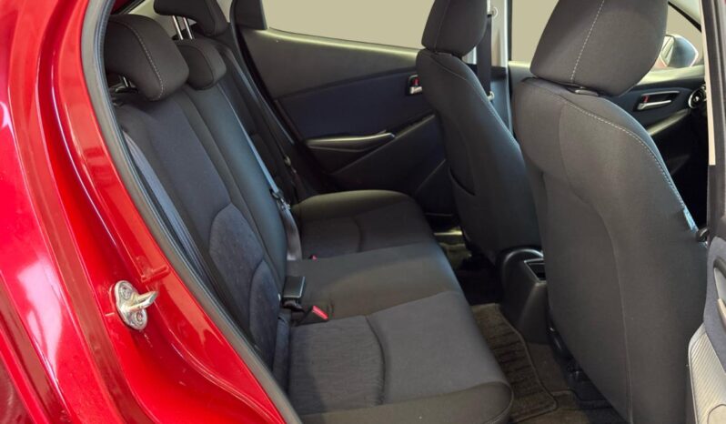 
								Mazda DEMIO  2015 full									