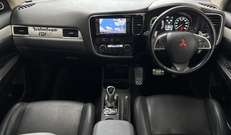 
								Mitsubishi OUTLANDER PHEV G Premium Package 2013 full									